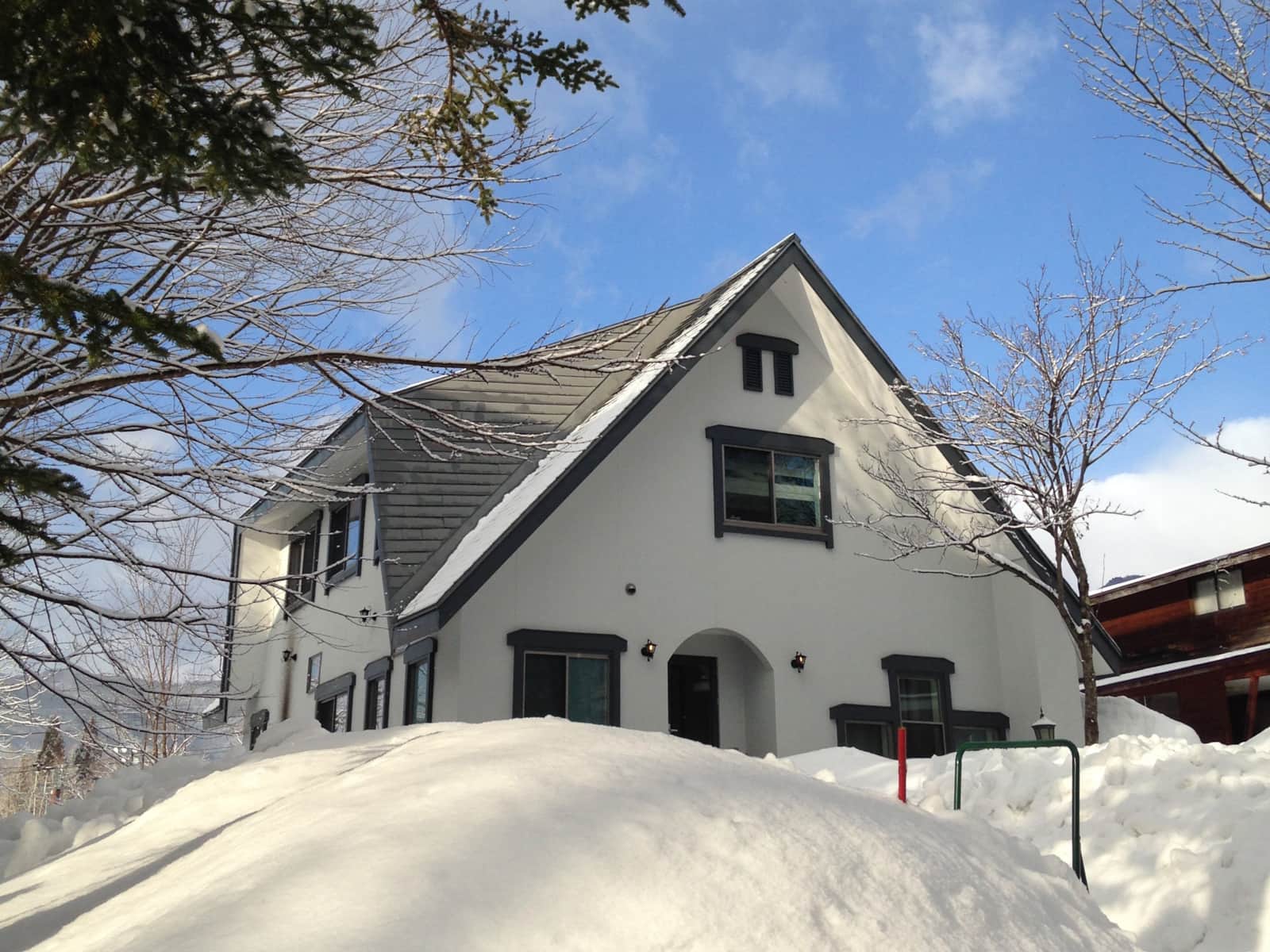 Slopeside Chalet Tsugaike exterior