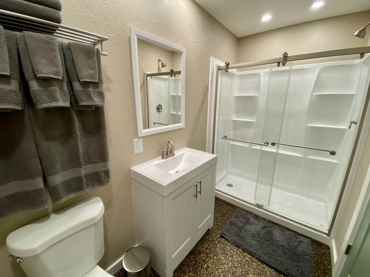 Mountainside Condo | West Bathroom