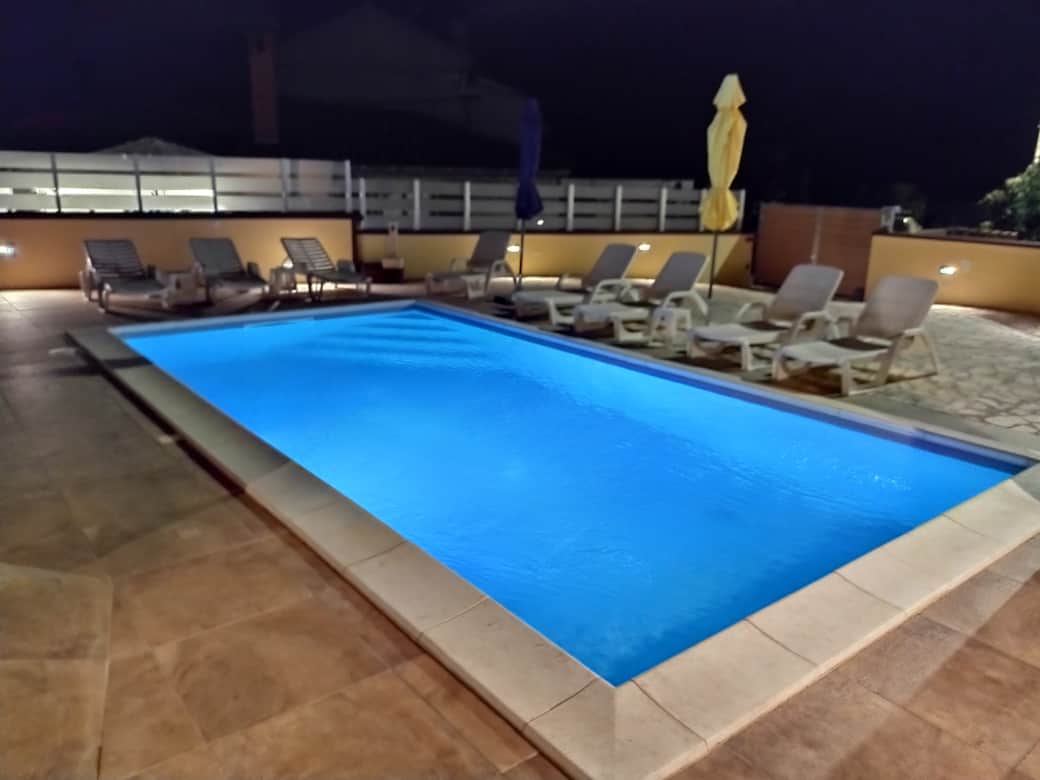 Piscina, vista notturna