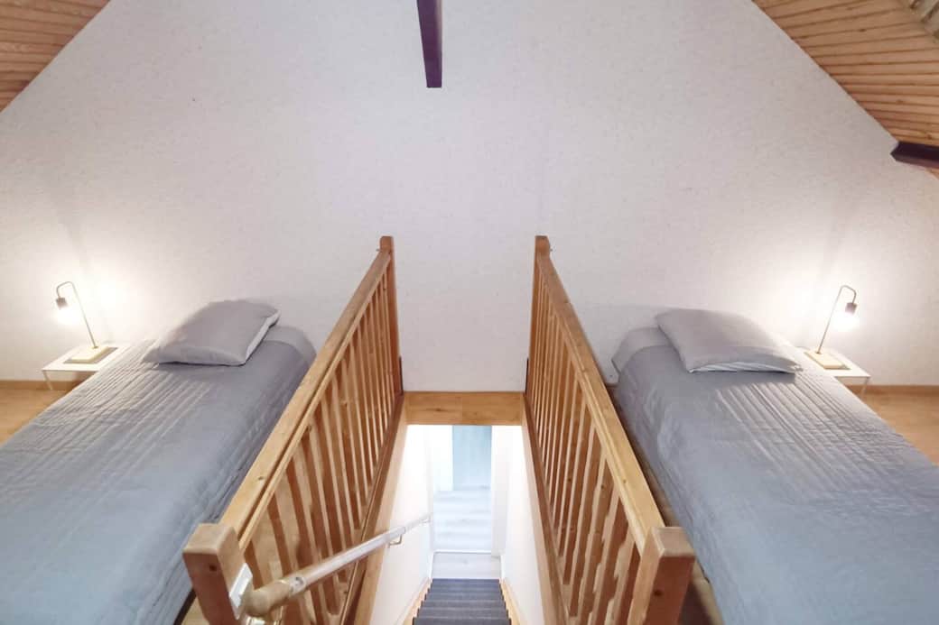 Deux lits simples 90x190 à l'étage Deux lits simples 90x190 à l'étage