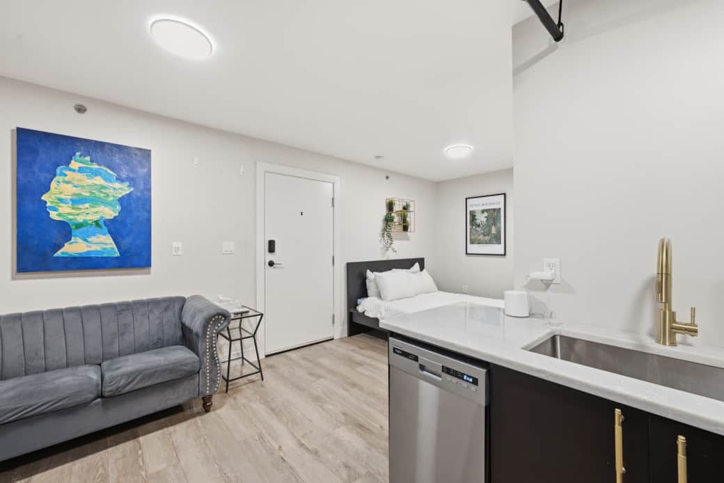 2155 Gottingen St-46 2155 Gottingen St-46