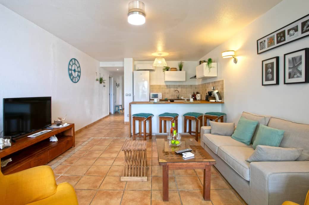 Living room with smart TV Caribbean Riviera 7 