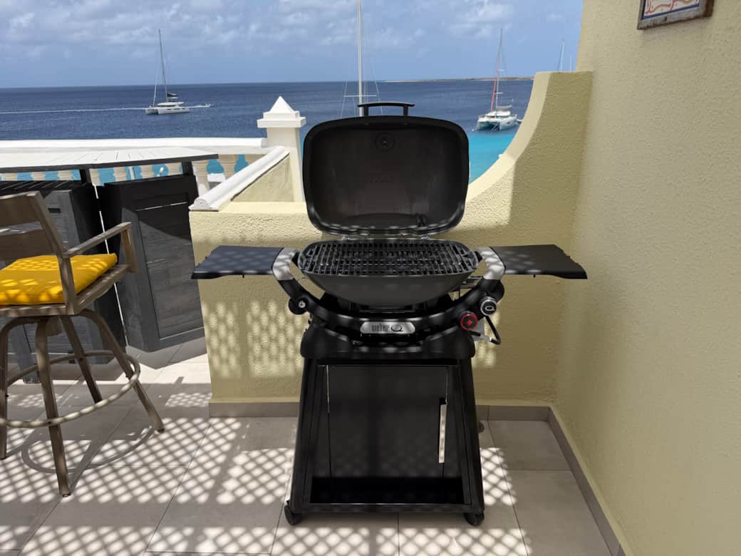 Onze BBQ (2026) voor sfeervolle diners met uitzicht over de Caribische Zee.