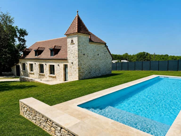 La Bastide du Causse, maison en pierre et piscine privée dans le Lot