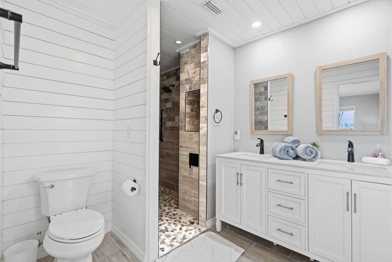 Bathroom3.jpg