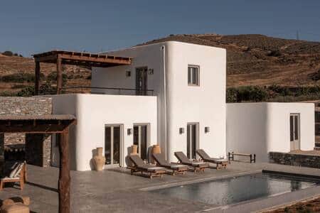 Outside View, private pool