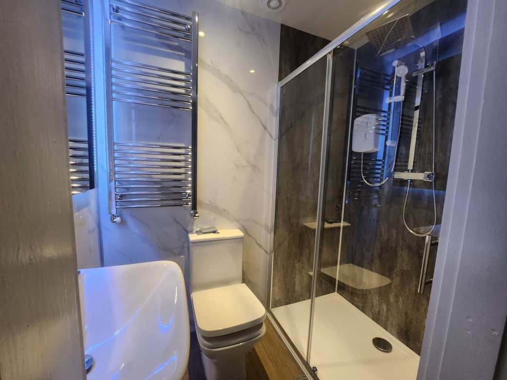 Charming Tudor White House Cottage Room Apartment Shower Room Old Trafford Manchester Charming Tudor White House Cottage Room Apartment Shower Room Old Trafford Manchester