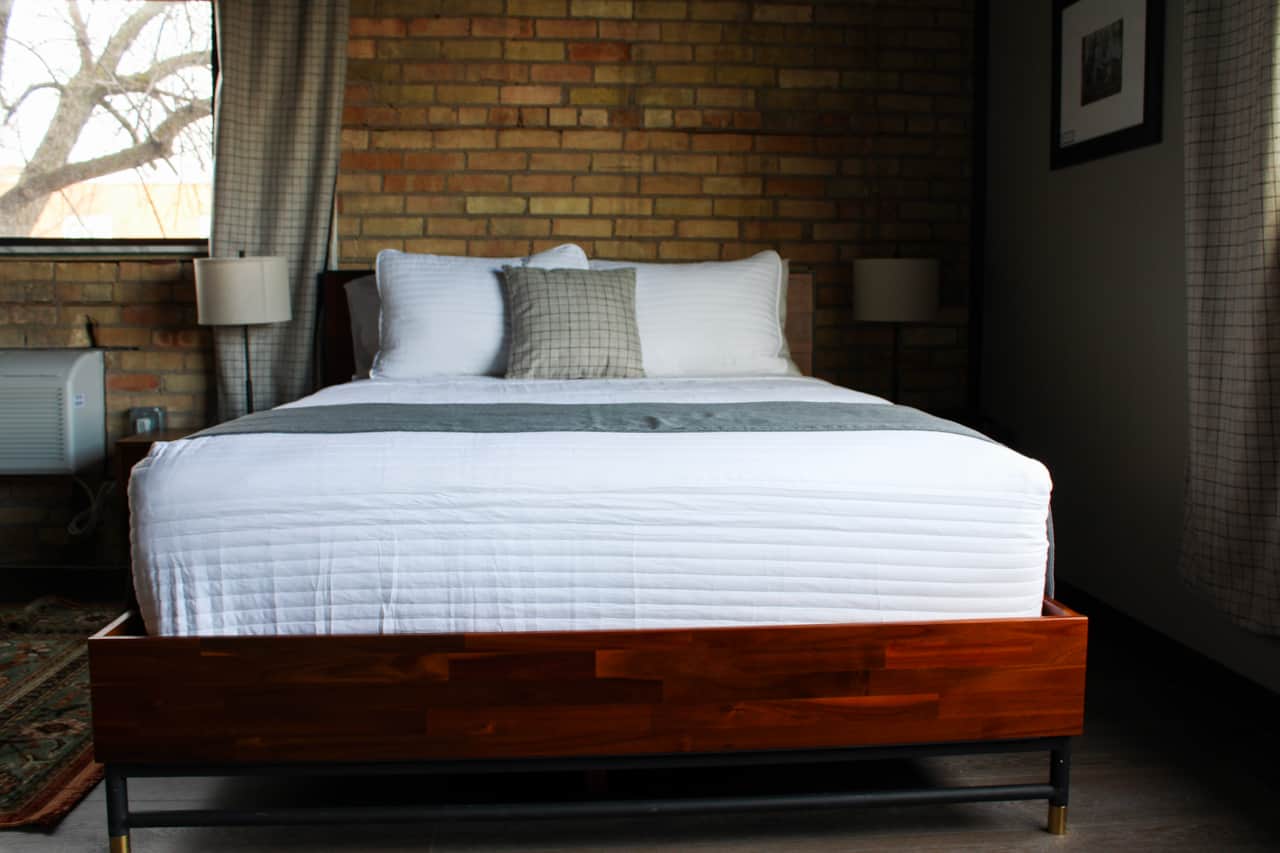 The Lakeshore, bed straight view