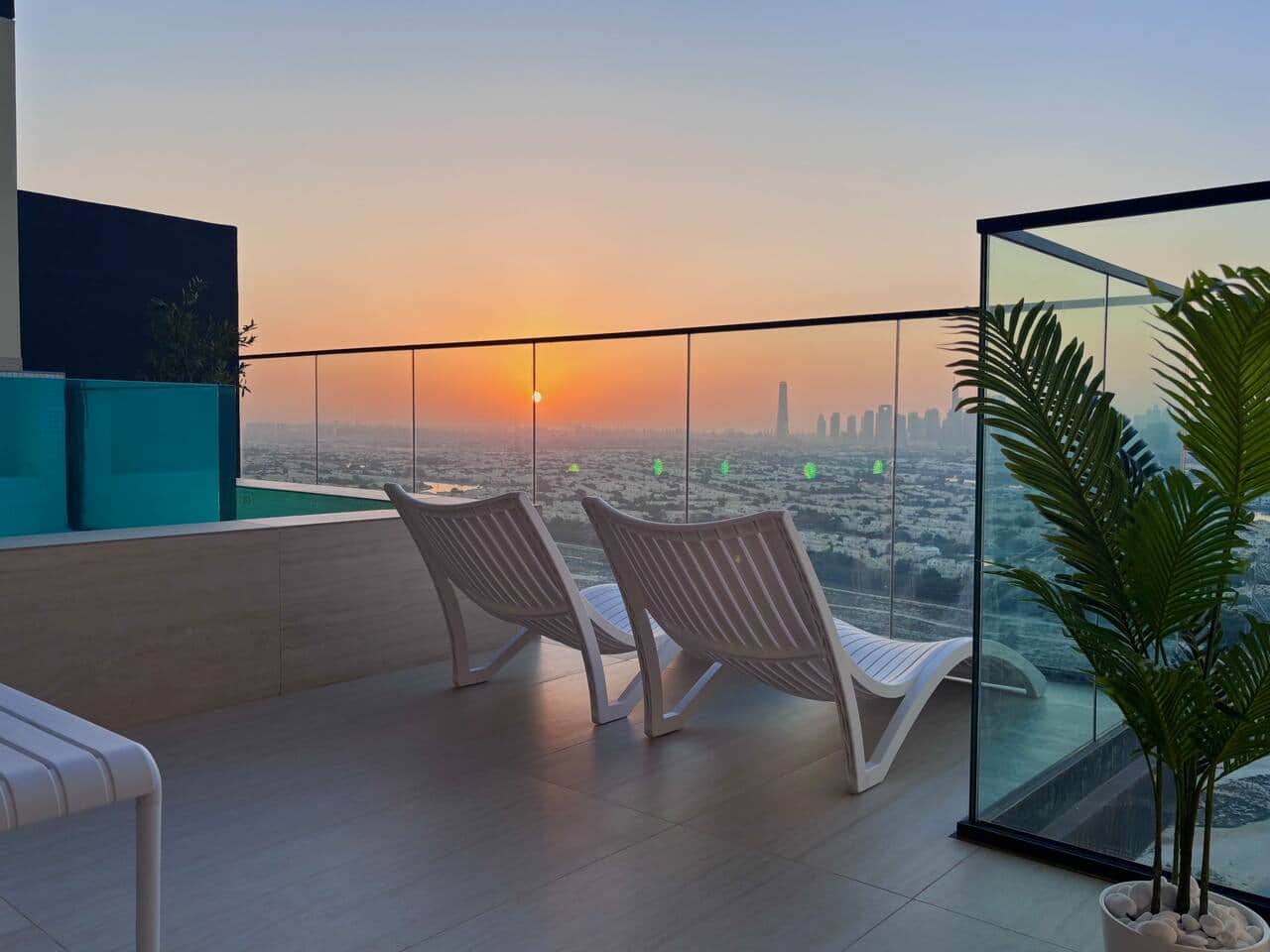 Relax in your very own private pool while soaking up breathtaking Dubai Marina views. Watch stunning sunsets, spot the Burj Al Arab and on clear days the Burj Khalifa. At night, the city lights create a magical atmosphere Dubai living at its best!