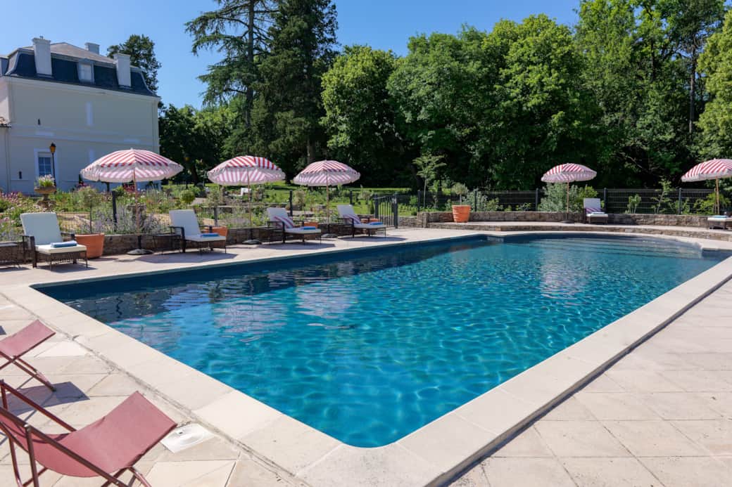 The specially designed liner ensures that the temperature of the pool averages 24 - 30 degrees The specially designed liner ensures that the temperature of the pool averages 24 - 30 degrees