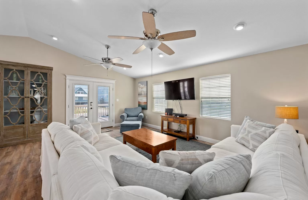 The pearl livingroom 2nd living hearty gulf shores al The pearl livingroom 2nd living hearty gulf shores al