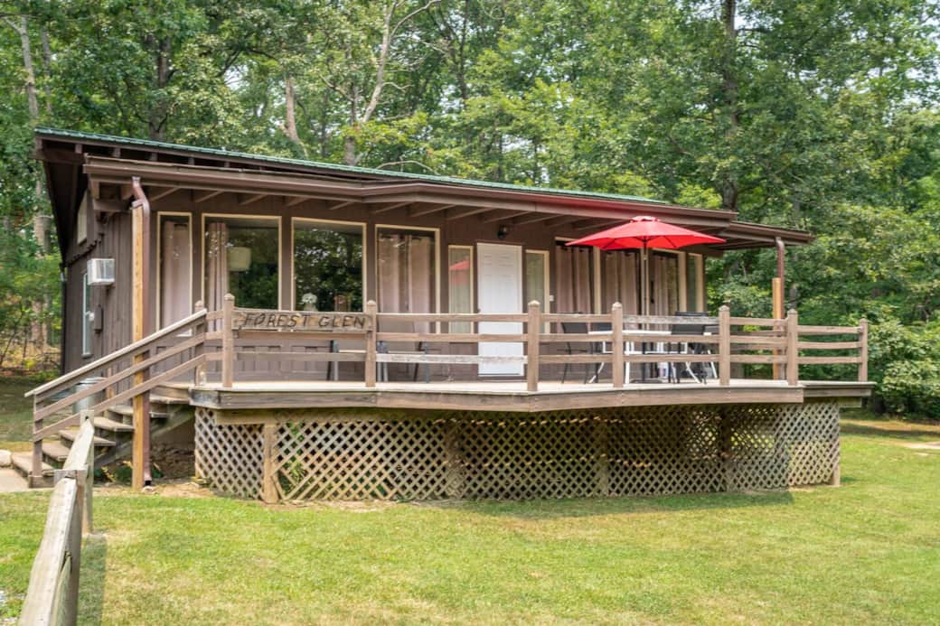 Forest Glen is located in a very quiet and peaceful neighborhood (not secluded or remote) Forest Glen is located in a very quiet and peaceful neighborhood (not secluded or remote)