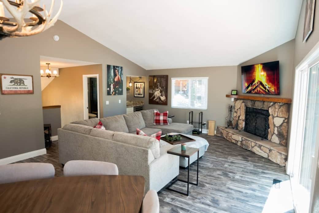 Living room, fireplace, wet bar