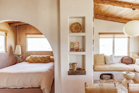 Cabin by The Joshua Tree House - Vacation Home in Joshua Tree