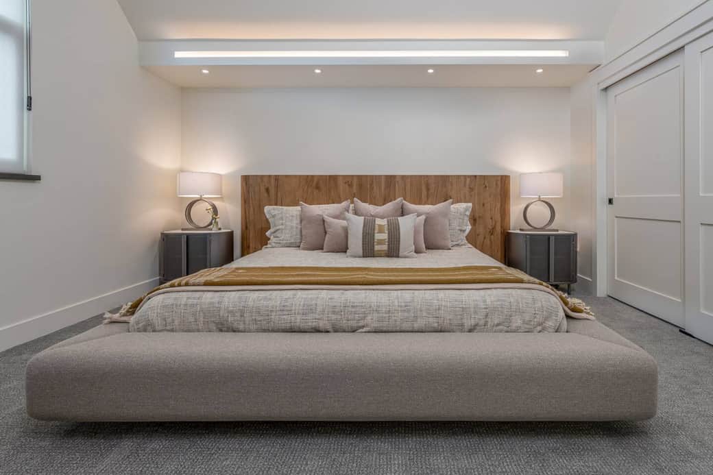 Master Suite Upstairs (King Bed)