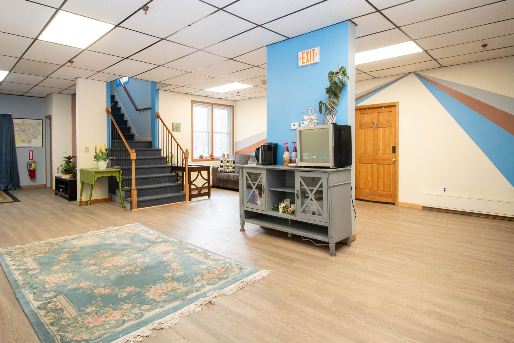 https://l.icdbcdn.com/oh/fa48523c-66df-4648-b797-d72c2fcfded0.jpg?w=2080-3
