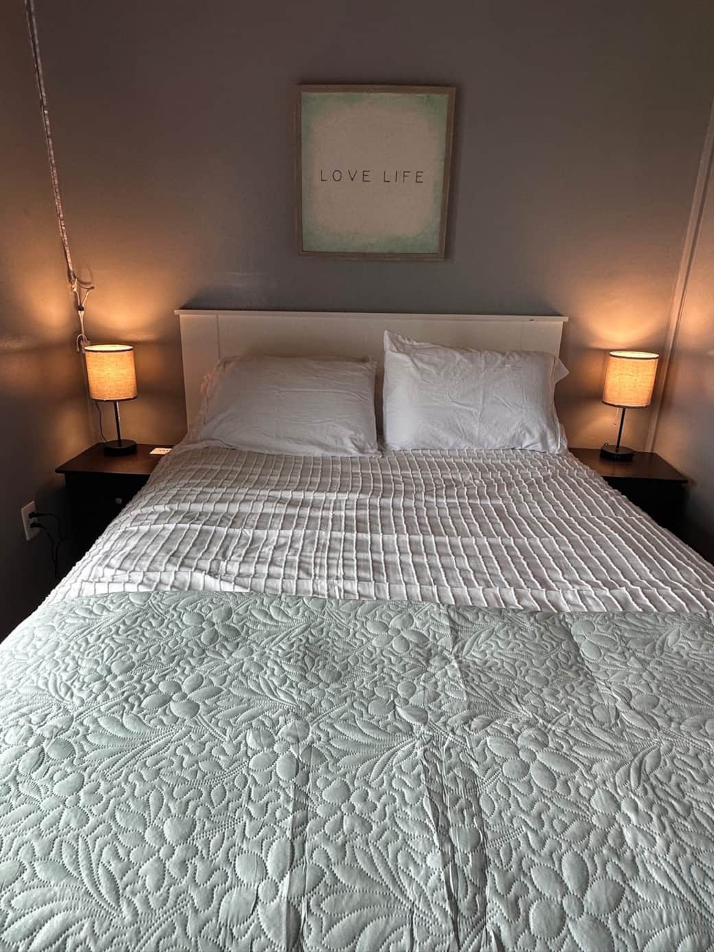 Coastal Gray Room (Queen)