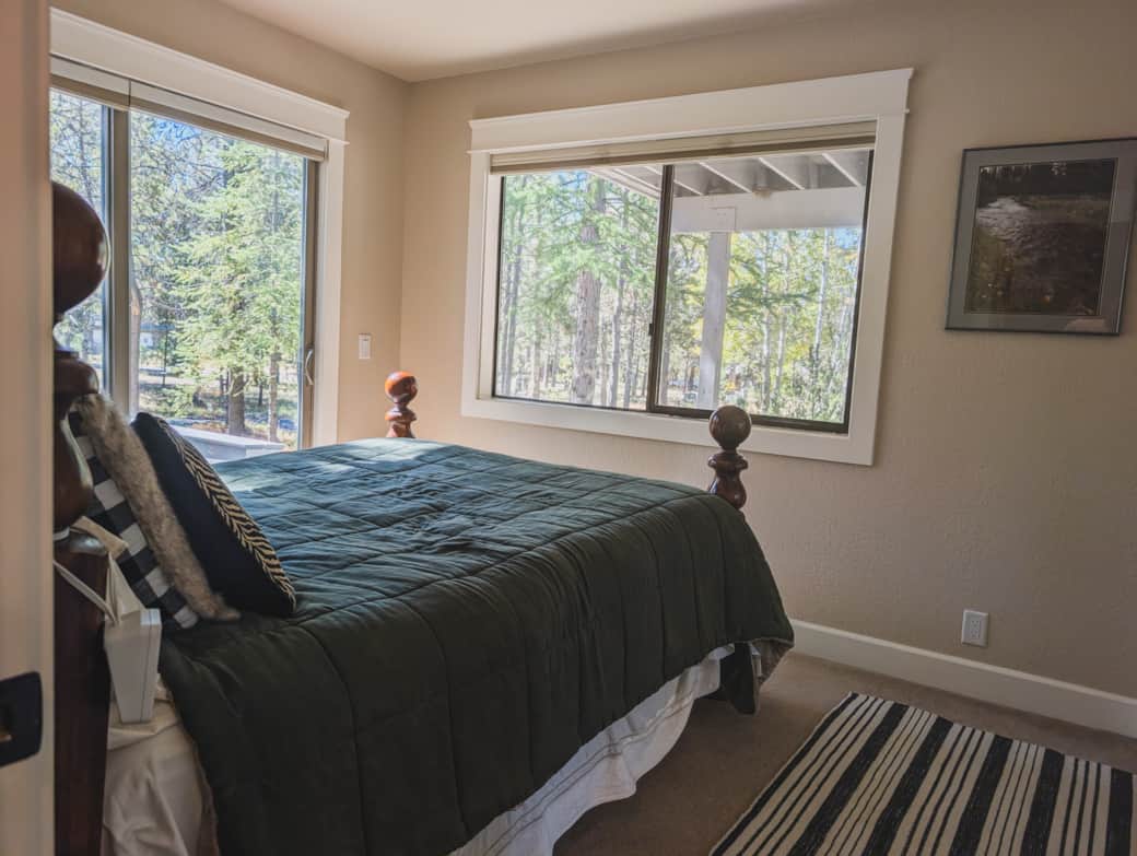 1st Floor Queen Bedroom