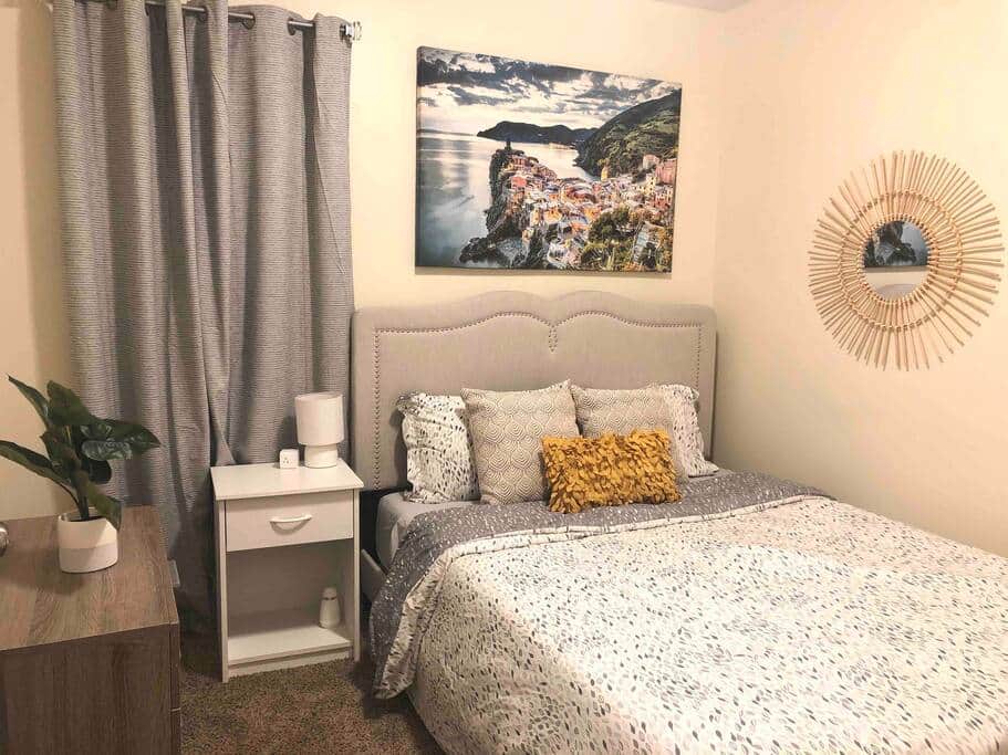  Queen Room