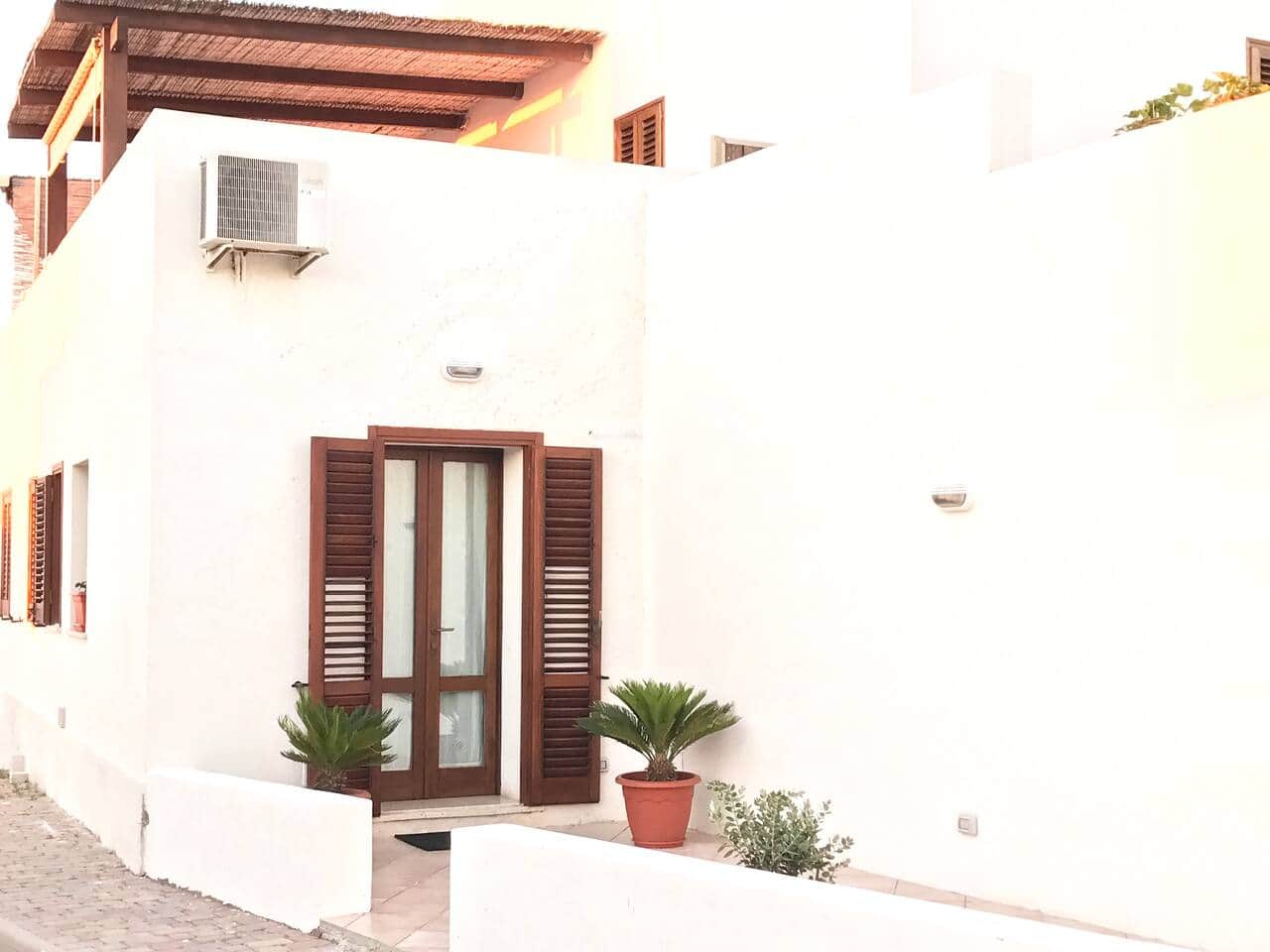 Esterno La casetta di Pantelleria - PNL HH