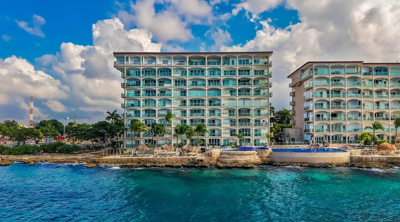 El Cantil oceanfront condominium community on the Caribbean Sea in downtown Cozumel