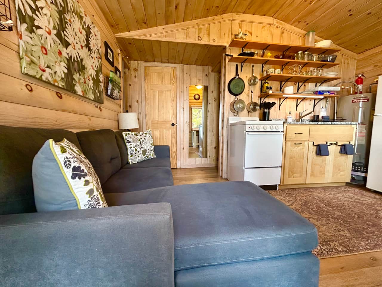 Enter into this well planned tiny living space with all you need for a North Shore stay