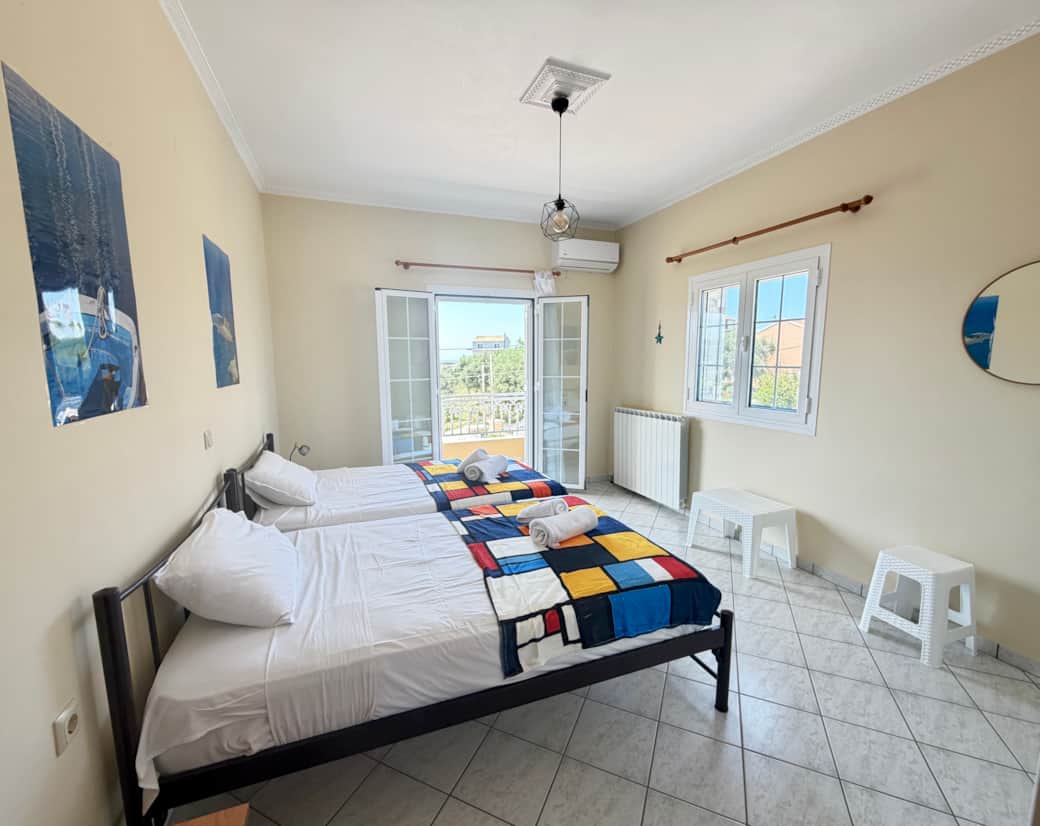 Double bed upstairs room with balcony and sea view Double bed upstairs room with balcony and sea view