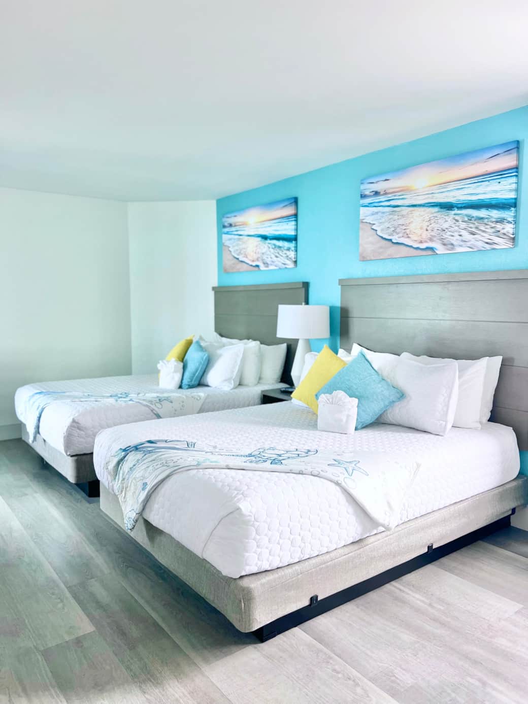 Bedroom with 2 queen beds 
