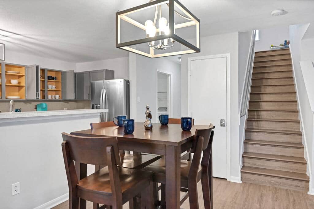 Small Dining 