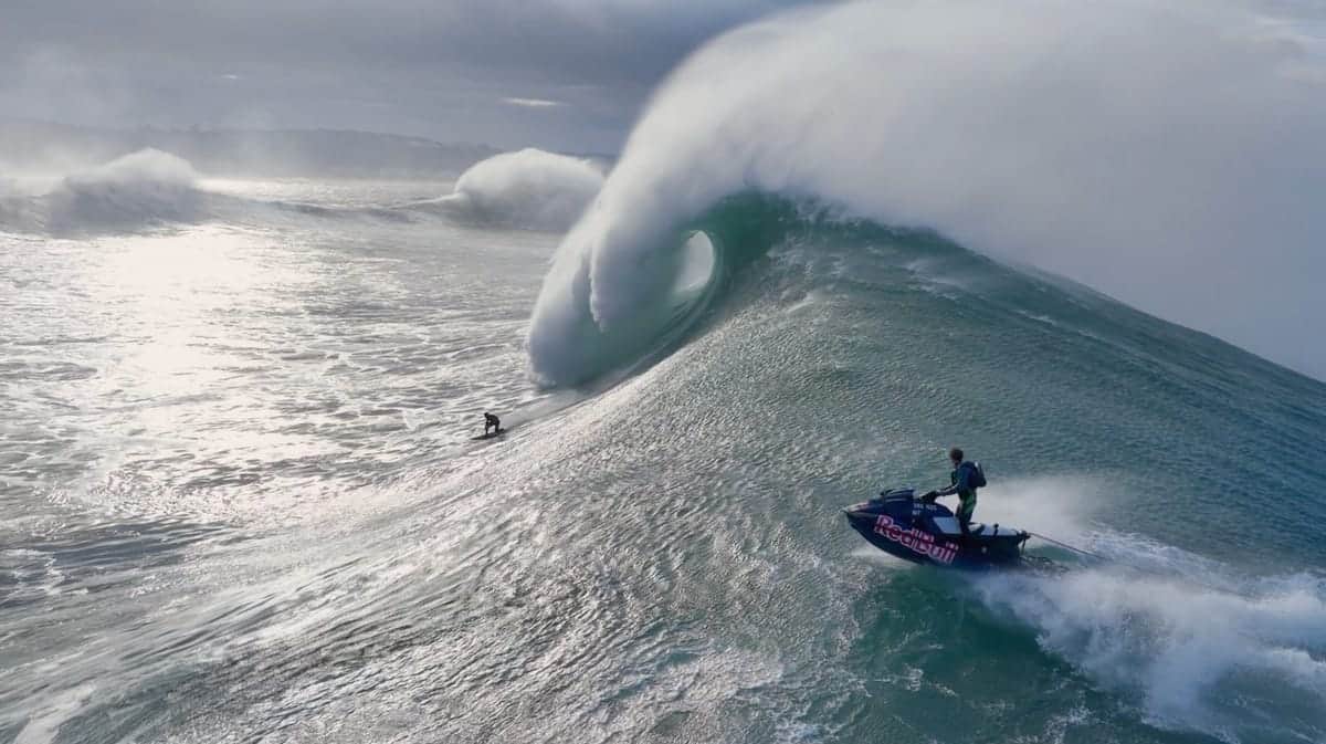 espreite a famosa onda gigante da nazare.jpg