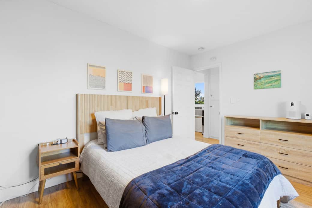 Bedroom - Queen Bed & Dresser Bedroom - Queen Bed & Dresser