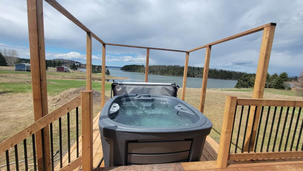 Private 5 Person Hot tub, easy access from front deck