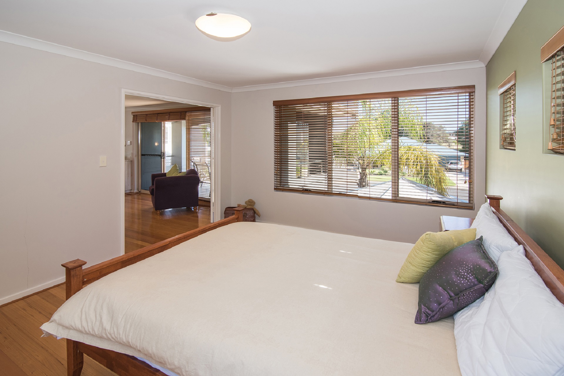 MASTER QUEEN BEDROOM