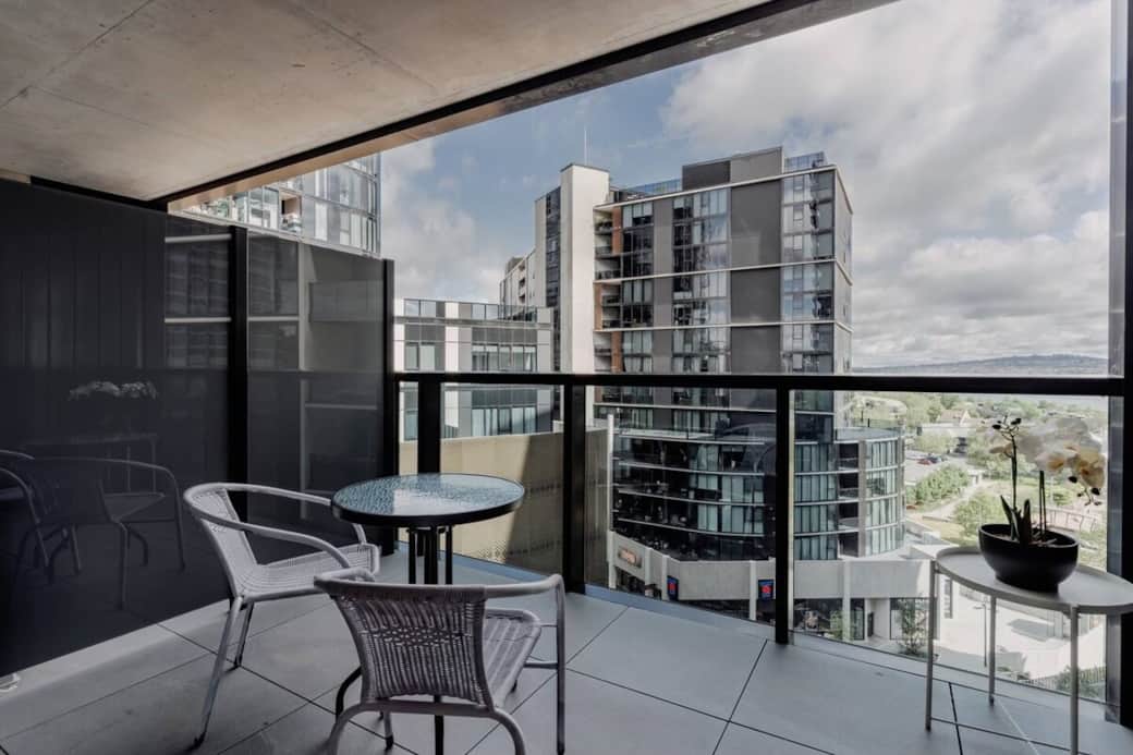 Enjoy our spacious balcony, furnished with a comfortable outdoor dining set. This is the perfect spot to unwind with a good book or savor a meal while taking in cityscape. The open-air setting provides a refreshing escape from the urban hustle.