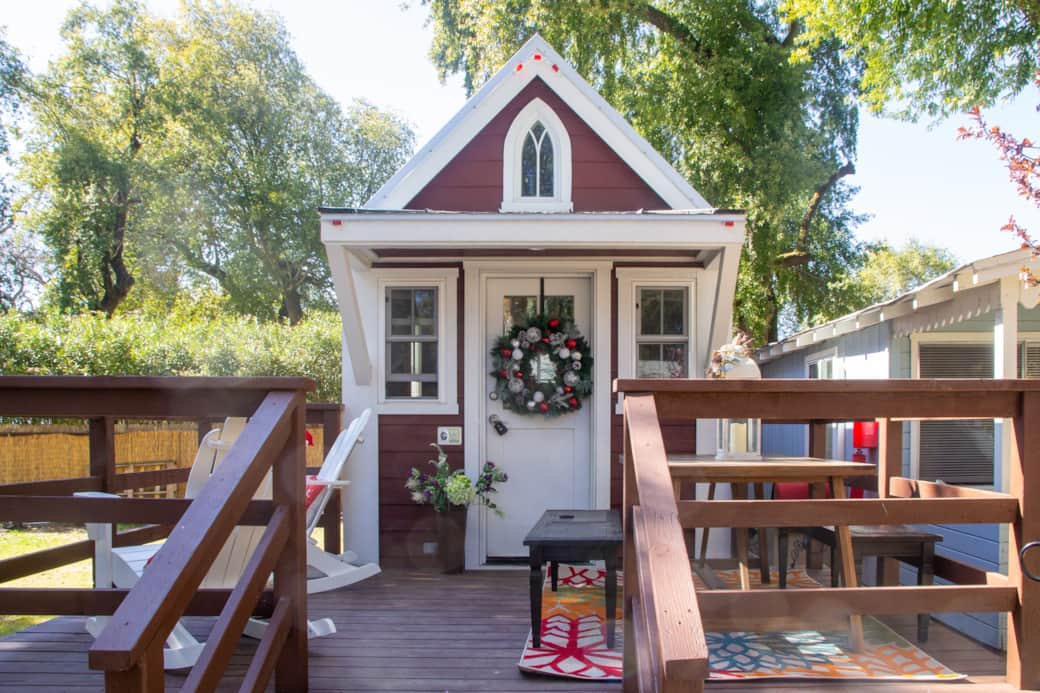 Outside Patio with Dining Table