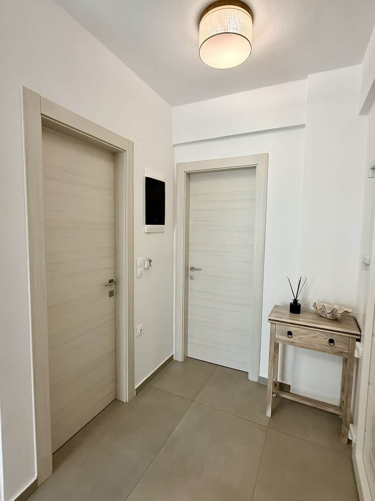 Nafsika Aura D112 Entrance Hall