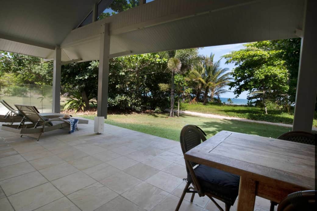 Beachfront on Mission - Mission Beach - Patio and Beachfront