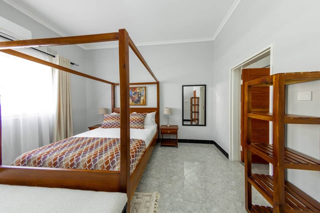 Double bedroom with en-suite bathroom