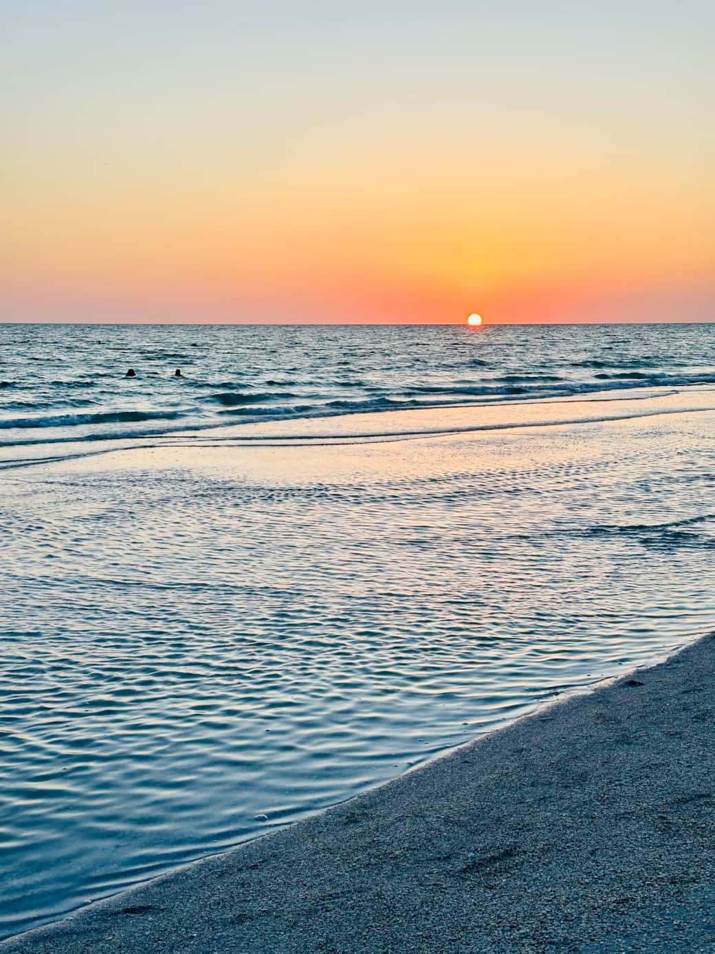 Never miss a sunset on the beach!