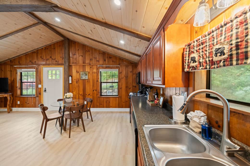 Full kitchen Full kitchen