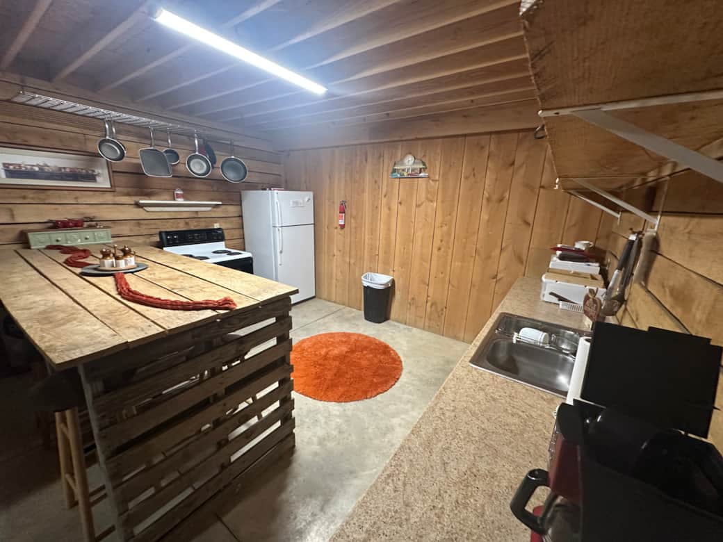Full Kitchen Full Kitchen