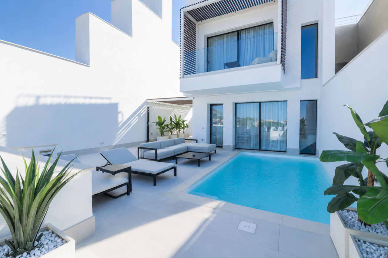 AZULIS Athos villa RENTAL12 Golfo Aranci private pool terrace modern facade