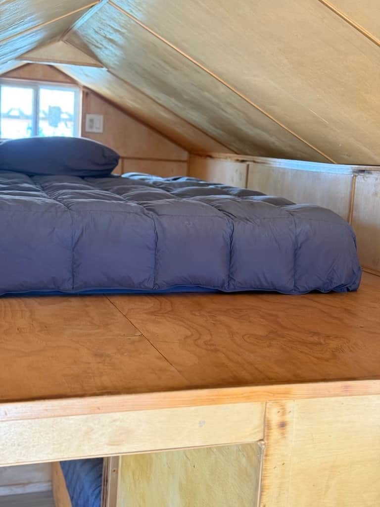 Upper Bed
