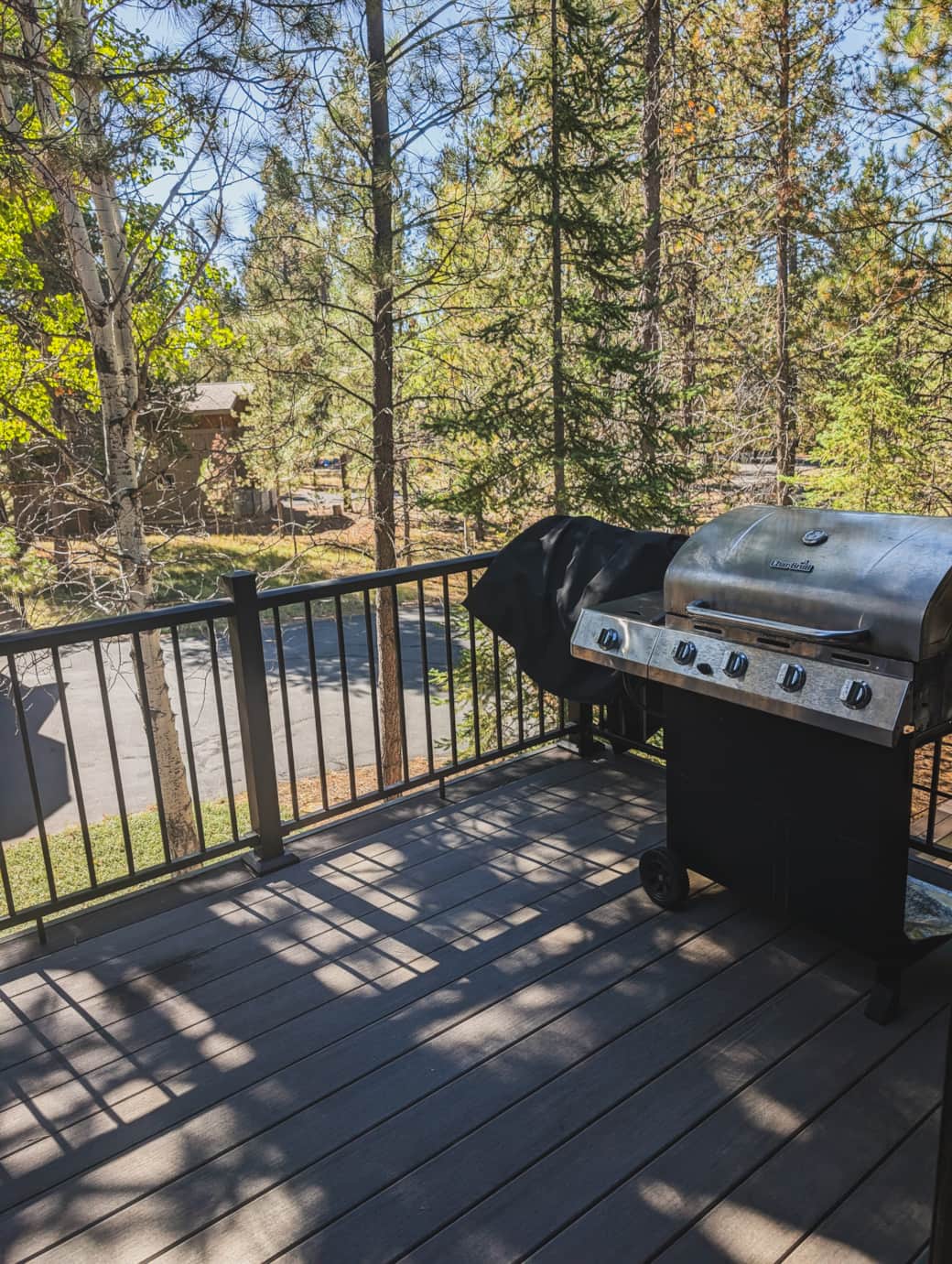 Kitchen Balcony w/ Grill