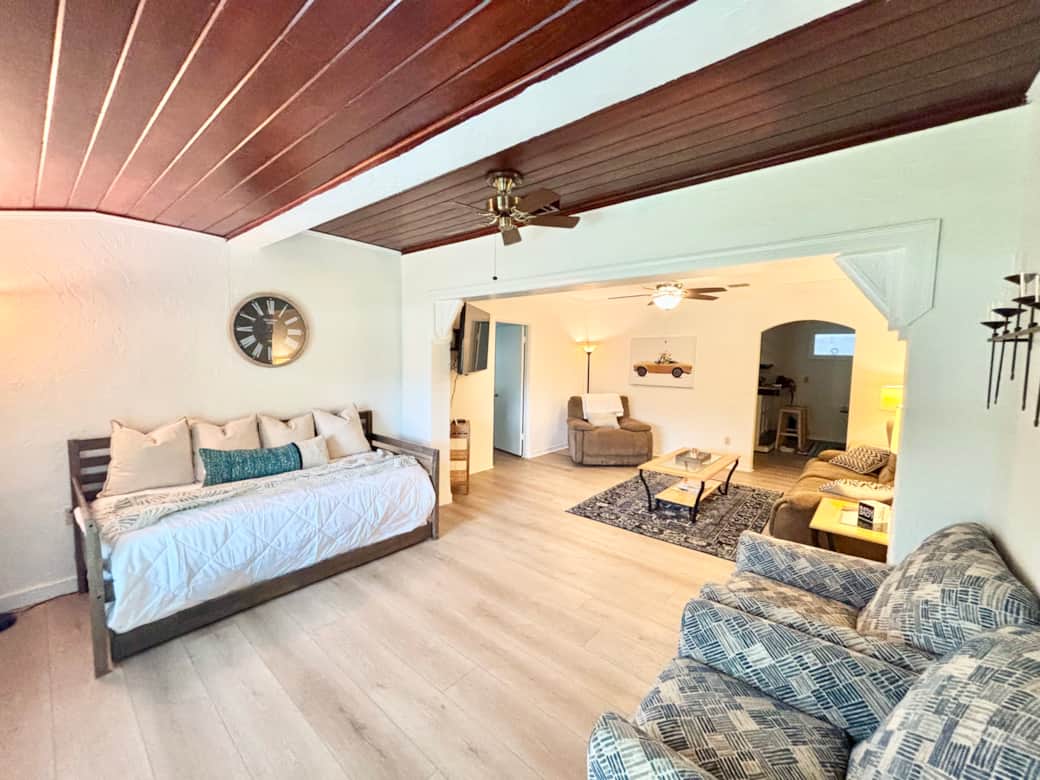 entryway  / day bed / chairs 