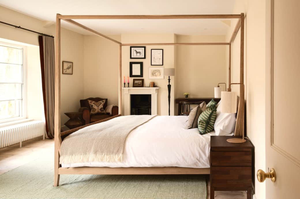 Master bedroom (emperor bed)