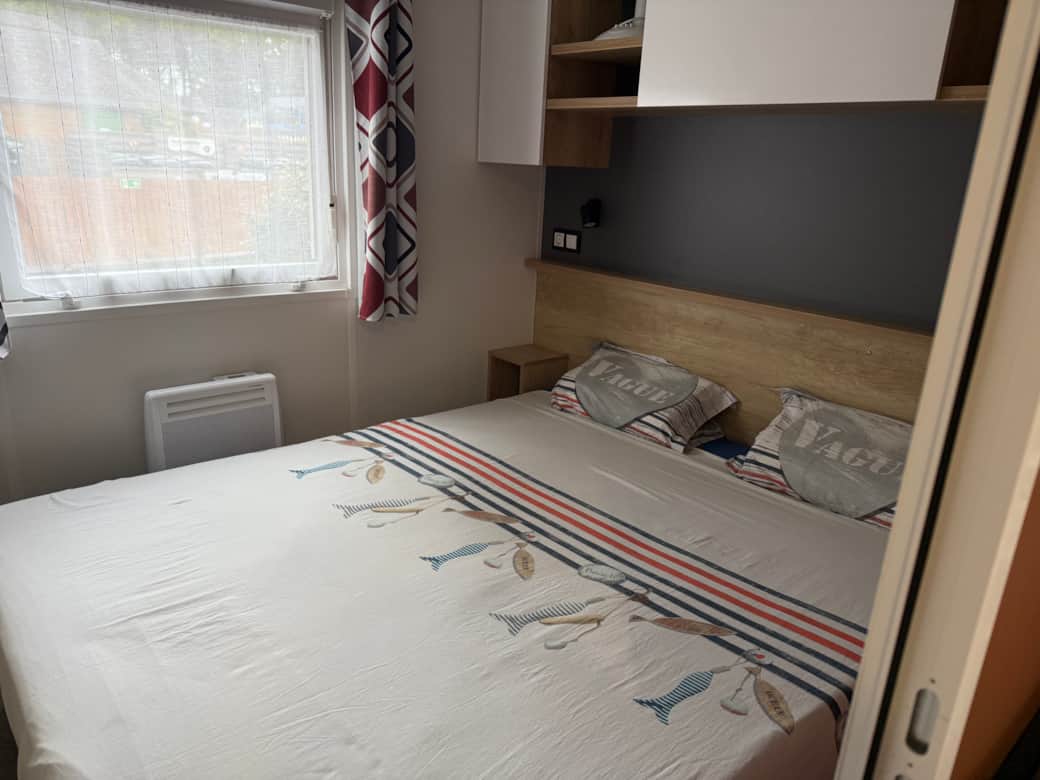Chambre lit double en 160