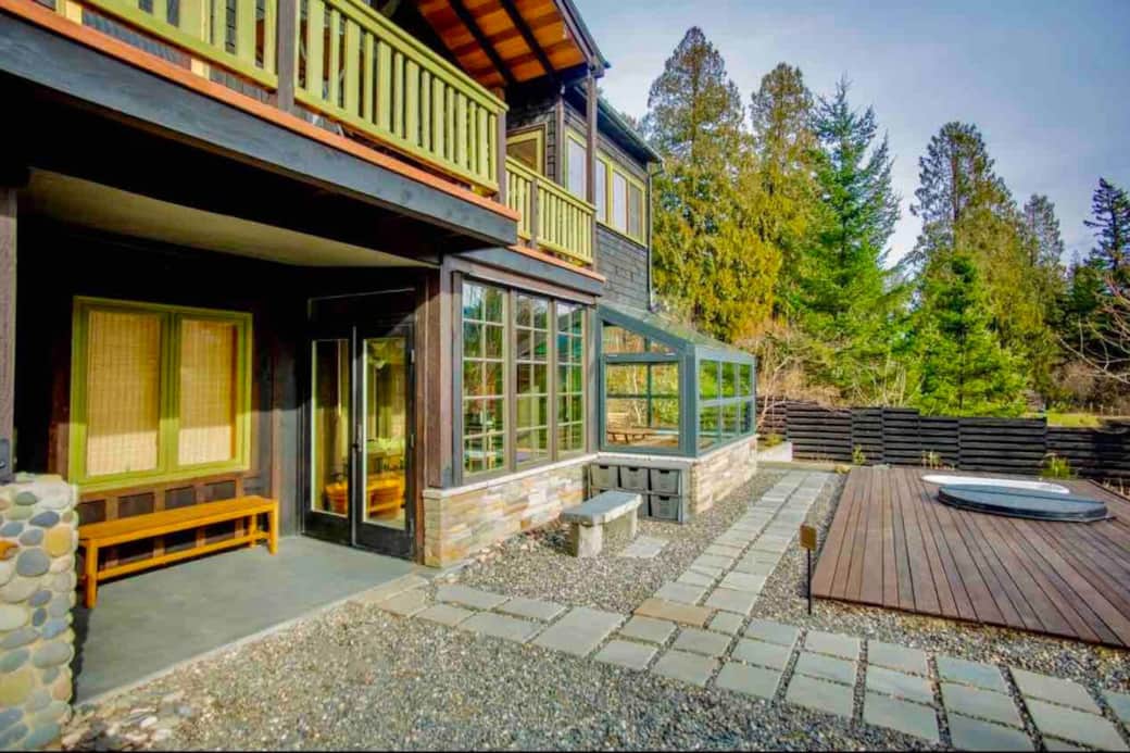Solarium Hot Tub Deck Overview