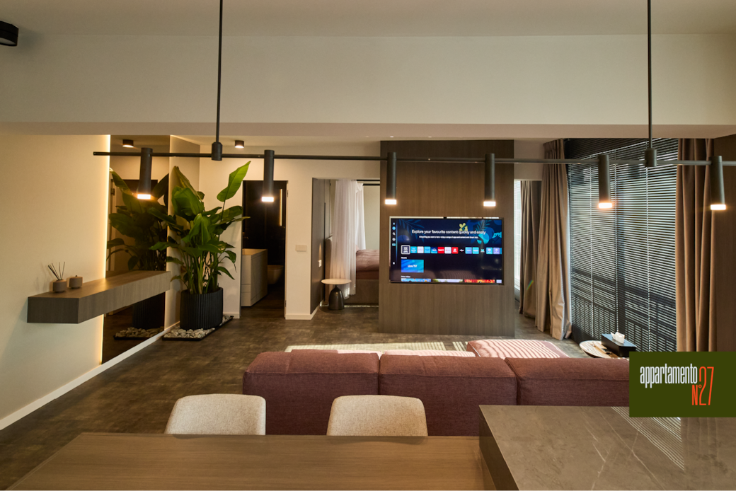 Livingroom | Dining Table 