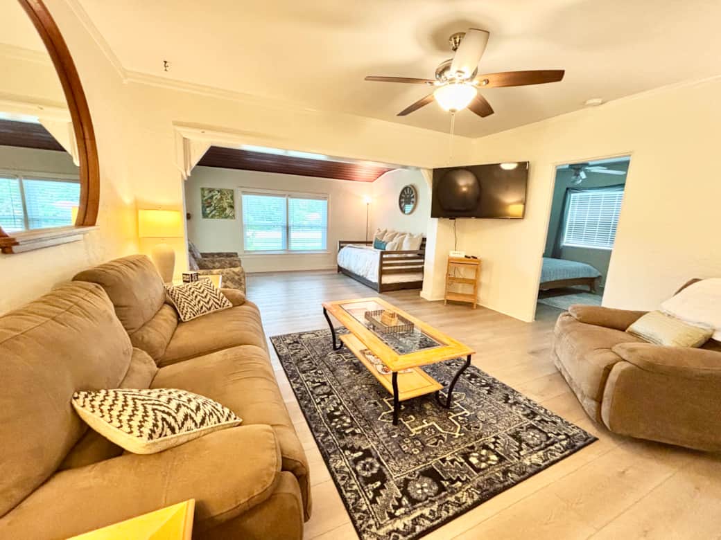 living room / TV